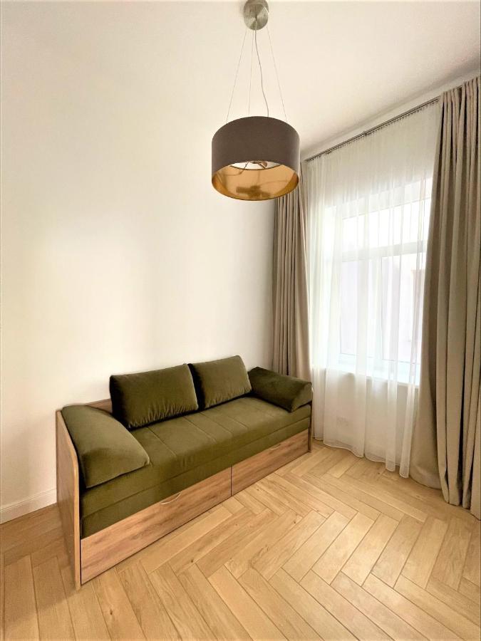 Picturesque Old Town Apartment With Charming Balcony Kaunas Esterno foto